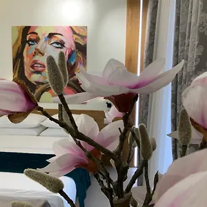 https://1-bedroom-apartment-z-kominkiem-w-sercu-wroclawia.hotelswroclaw.com